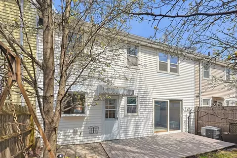 453 E 5th St, Boston, MA 02127 photo 4