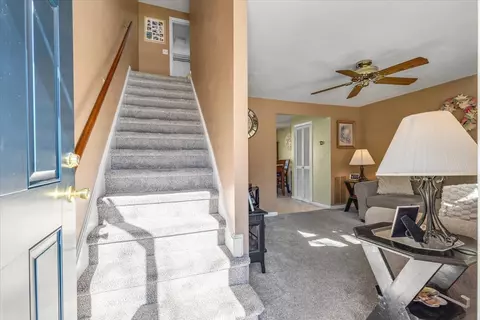 94 Durham Rd #94, Dedham, MA 02026