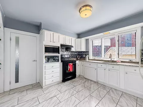 Kitchen - 14 Oak Ter, Everett, MA 02149 photo 1 of 6