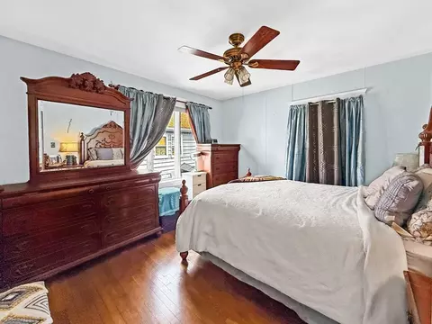 Bedroom - 14 Oak Ter, Everett, MA 02149 photo 1 of 6
