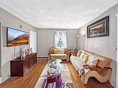 Living - 14 Oak Ter, Everett, MA 02149 photo 2 of 3