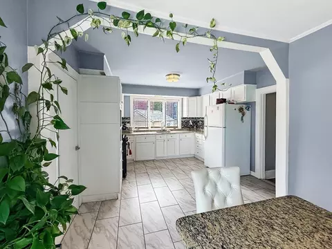 Kitchen - 14 Oak Ter, Everett, MA 02149 photo 3 of 6