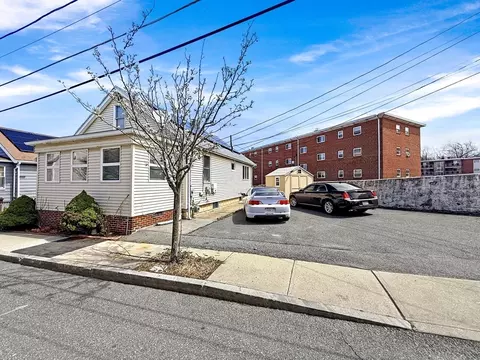 Exterior - 14 Oak Ter, Everett, MA 02149 photo 3 of 11