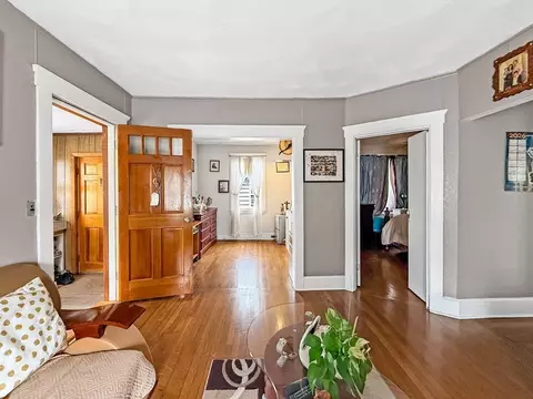 Entry Way - 14 Oak Ter, Everett, MA 02149 photo 3 of 3