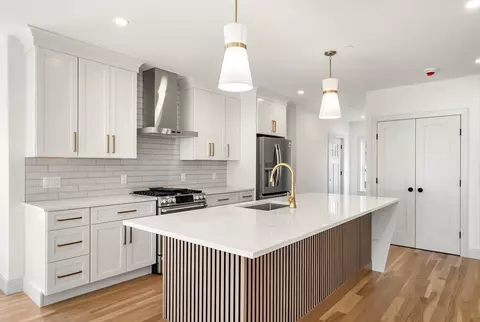 6 S Apt -8 # -8, Stoneham, MA 02180