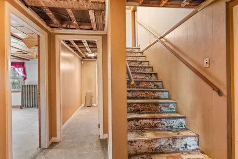 Entry Way - 90 Water St, Danvers, MA 01923 photo 1 of 2
