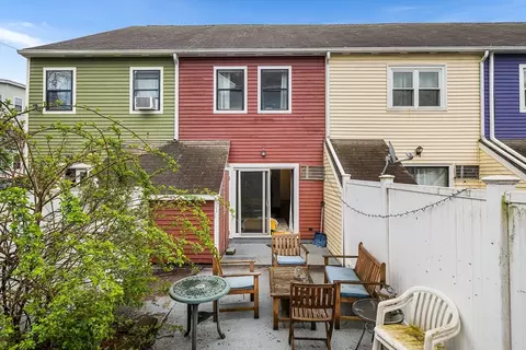 60 Bradley St #60, Somerville, MA 02145