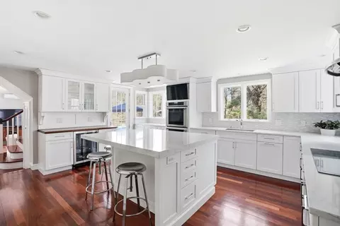 192 Prospect St, Hingham, MA 02043 photo 3