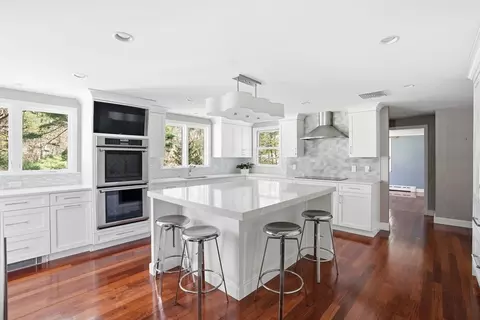 192 Prospect St, Hingham, MA 02043 photo 2