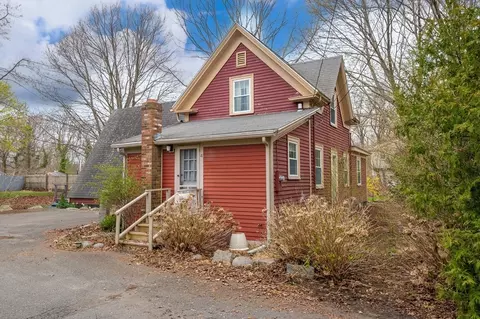4 Toomey Ln, Rockport, MA 01966