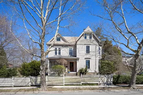 23 Columbia St, Watertown, MA 02472