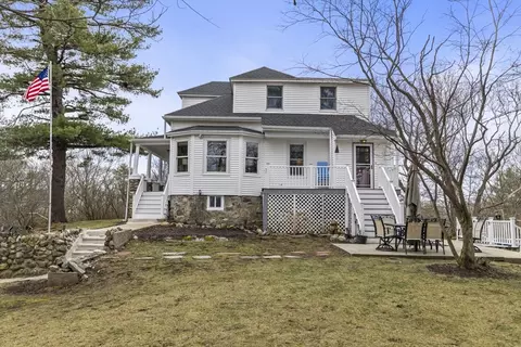 176 Forest St, Melrose, MA 02176