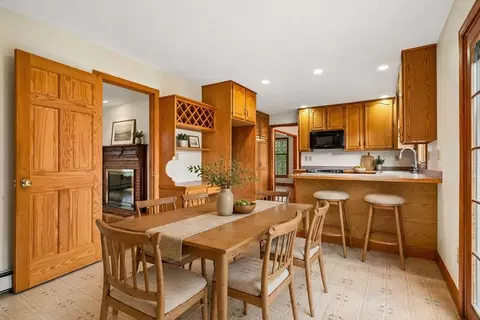 29 Parish Rd, Georgetown, MA 01833