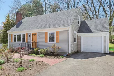 485 Central St, Holliston, MA 01746