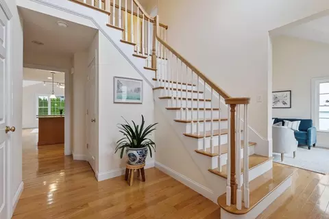 4 Henley Rd, Acton, MA 01720 photo 2