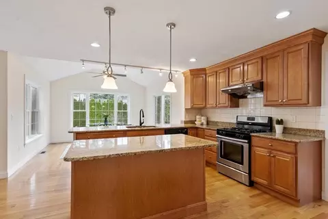 4 Henley Rd, Acton, MA 01720 photo 6