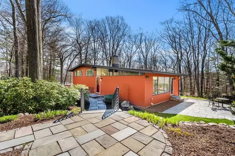 7 Gould Rd, Lexington, MA 02420