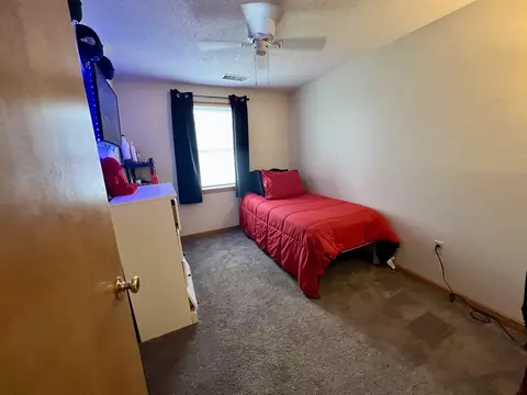 Bedroom - 46-48 Kent Rd, Springfield, MA 01129 photo 5 of 5