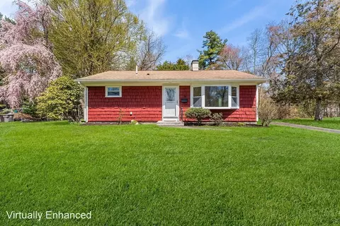 24 Treeland Dr, Framingham, MA 01701