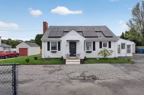 37 Blakely Ct, Fall River, MA 02720 photo 2