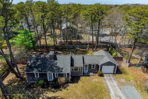 65 Phyllis Dr, Yarmouth, MA 02664