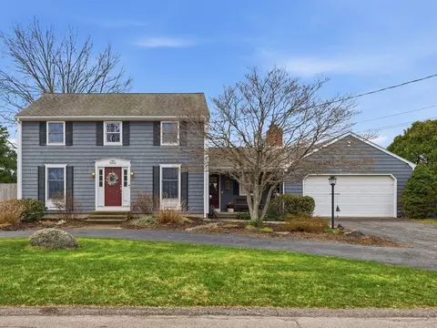 24 Kenyon Dr, Seekonk, MA 02771