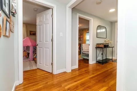 Entry Way - 9 Sunset Ave, Holbrook, MA 02343 photo 3 of 5