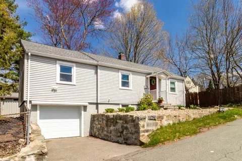 Exterior - 9 Sunset Ave, Holbrook, MA 02343 photo 2 of 4