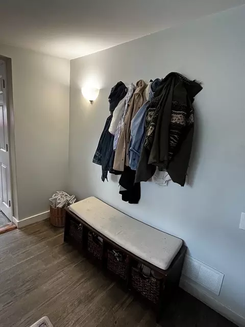Entry Way - 9 Sunset Ave, Holbrook, MA 02343 photo 5 of 5