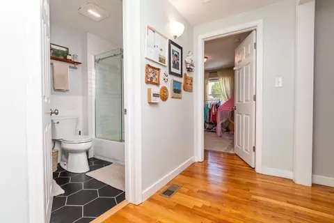Entry Way - 9 Sunset Ave, Holbrook, MA 02343 photo 4 of 5