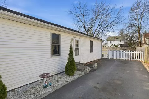 222 Edendale St, Springfield, MA 01104 photo 4