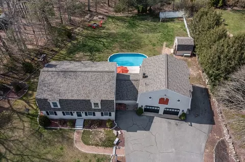 18 Smith Corner Rd, Plaistow, NH 03865