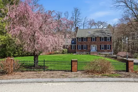 76 Tucker Farm Rd, North Andover, MA 01845