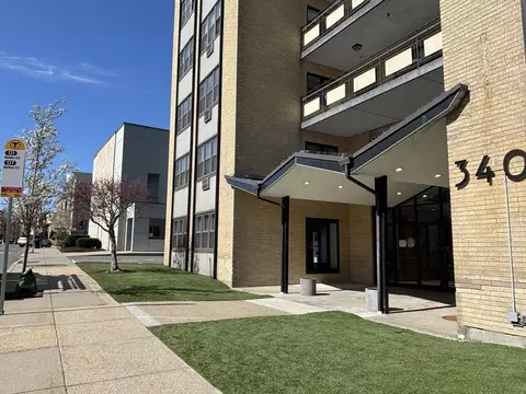340 Main St #307, Melrose, MA 02176