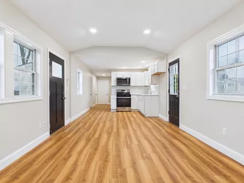 Living - 715 Newhall St, Fall River, MA 02721 photo 1 of 4