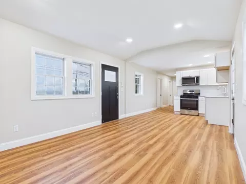 Living - 715 Newhall St, Fall River, MA 02721 photo 2 of 4