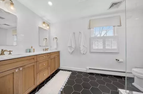 18 Crowes Ln, Hingham, MA 02043 photo 14