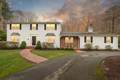 15 Ramblewood Dr, Easton, MA 02356