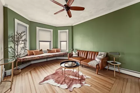 7 English St #3, Salem, MA 01970