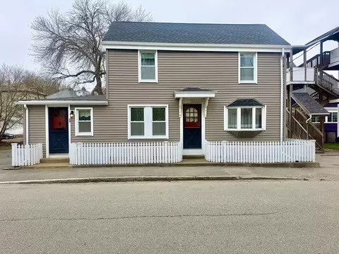 72 Friend St, Gloucester, MA 01930