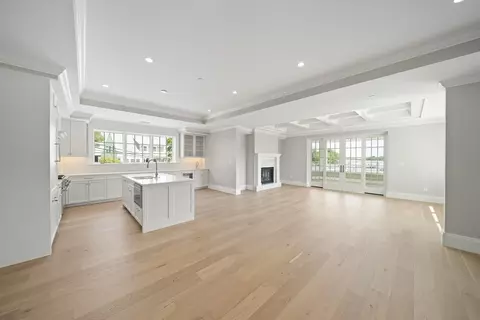 87 Elm St #205, Cohasset, MA 02025