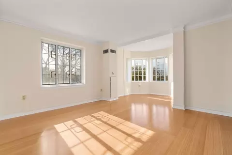 20 Chapel St #B908, Brookline, MA 02446