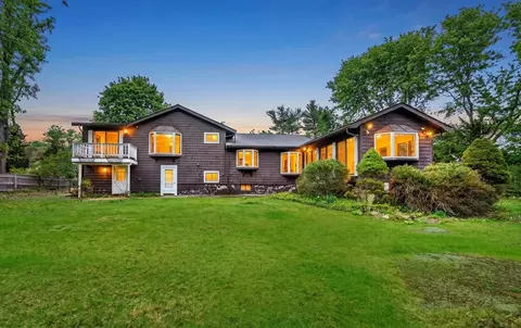 34 Morningside Ln, Lincoln, MA 01773