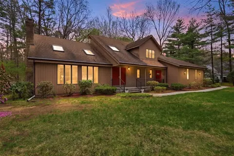 651 Frank Smith Rd, Longmeadow, MA 01106