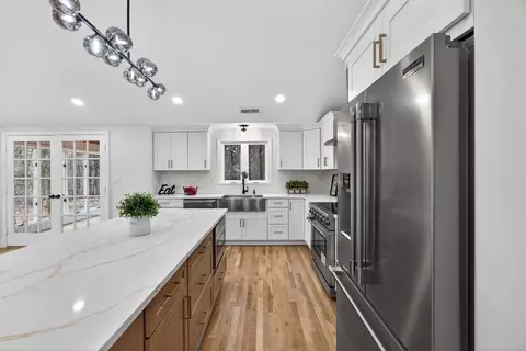 Kitchen - 1 Hunter Dr, Andover, MA 01810 photo 1 of 4