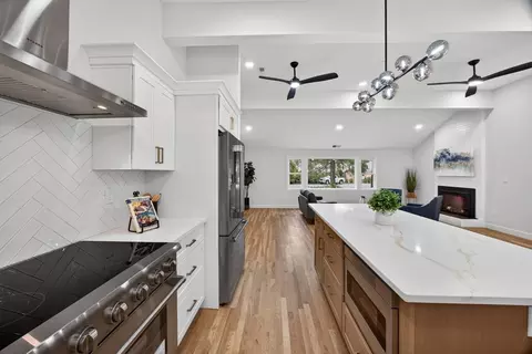 Kitchen - 1 Hunter Dr, Andover, MA 01810 photo 2 of 4