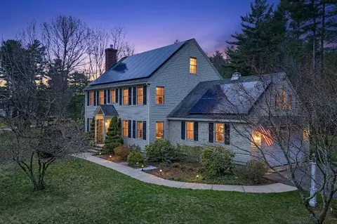 Exterior - 842 Main St, Wareham, MA 02576 photo 7 of 13