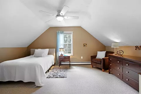 Bedroom - 842 Main St, Wareham, MA 02576 photo 4 of 4
