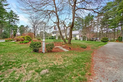 Exterior - 842 Main St, Wareham, MA 02576 photo 10 of 13
