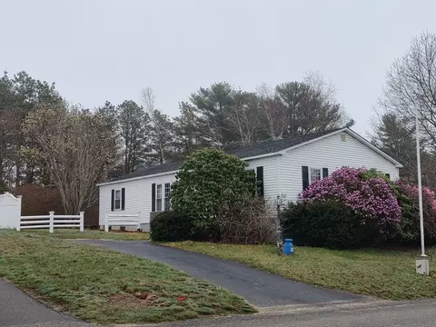 61 Pinehurst Dr, Plymouth, MA 02360